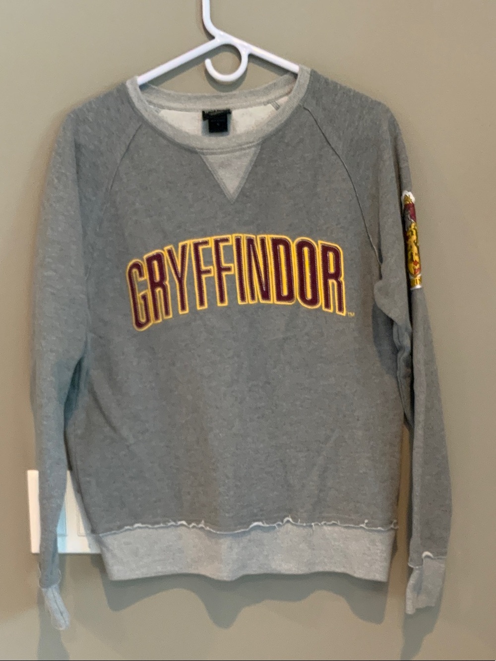 Gryffindor Logo Gray Crewneck Sweatshirt
